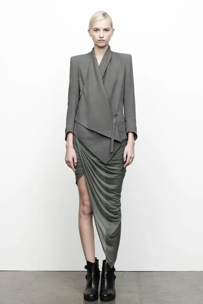 Look 16